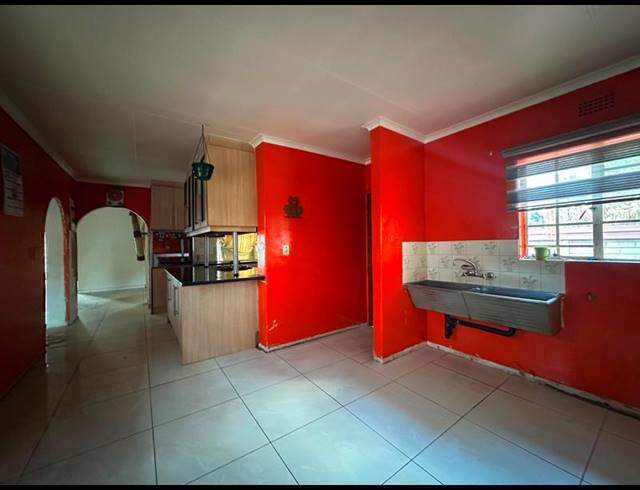 4 BEDROOM HOUSE FOR SALE IN SELCOURT